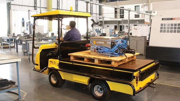 O Curso Carrinho Rebocador Hidráulico NR 11 tem por objetivo transmitir conhecimentos relacionados a operação correta do transporte de carga, utilizando o Carrinho Rebocador. Além de noções sobre manutenção e funcionamento da máquina, e como fazer o uso devido dos Equipamento de Proteção, para prezar a saúde do operador.